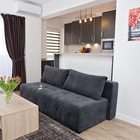 Panoramic Studio Орадя Екстер'єр фото